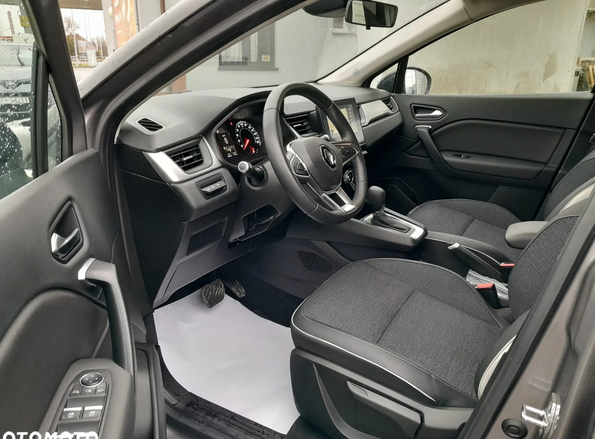 Renault Captur cena 74700 przebieg: 39409, rok produkcji 2020 z Leszno małe 106